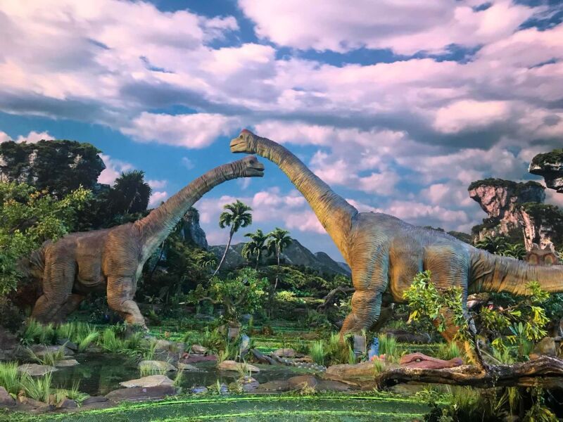 Simulated Dinosaurs: Guide to Educational Outreach
