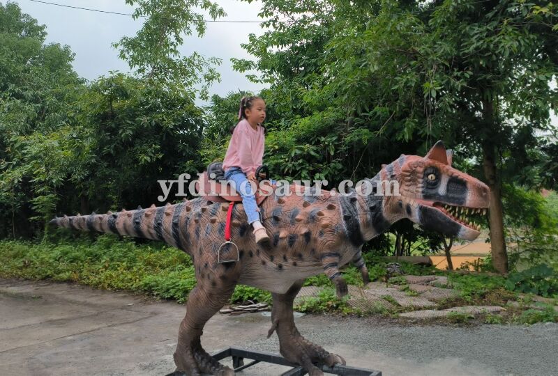Dinosaur ride Carnotaurus