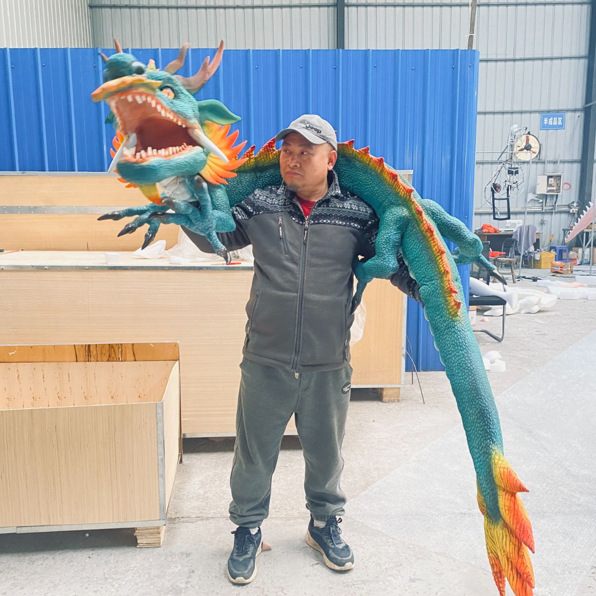 Adult Hand Operated Animatronic Dragon Shoulder Puppet dinosaur Hand Puppet