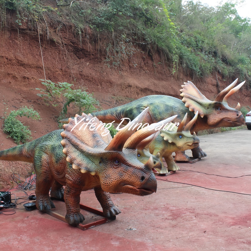 Theme Park Robotic Triceratops Group Animatronic Attraction