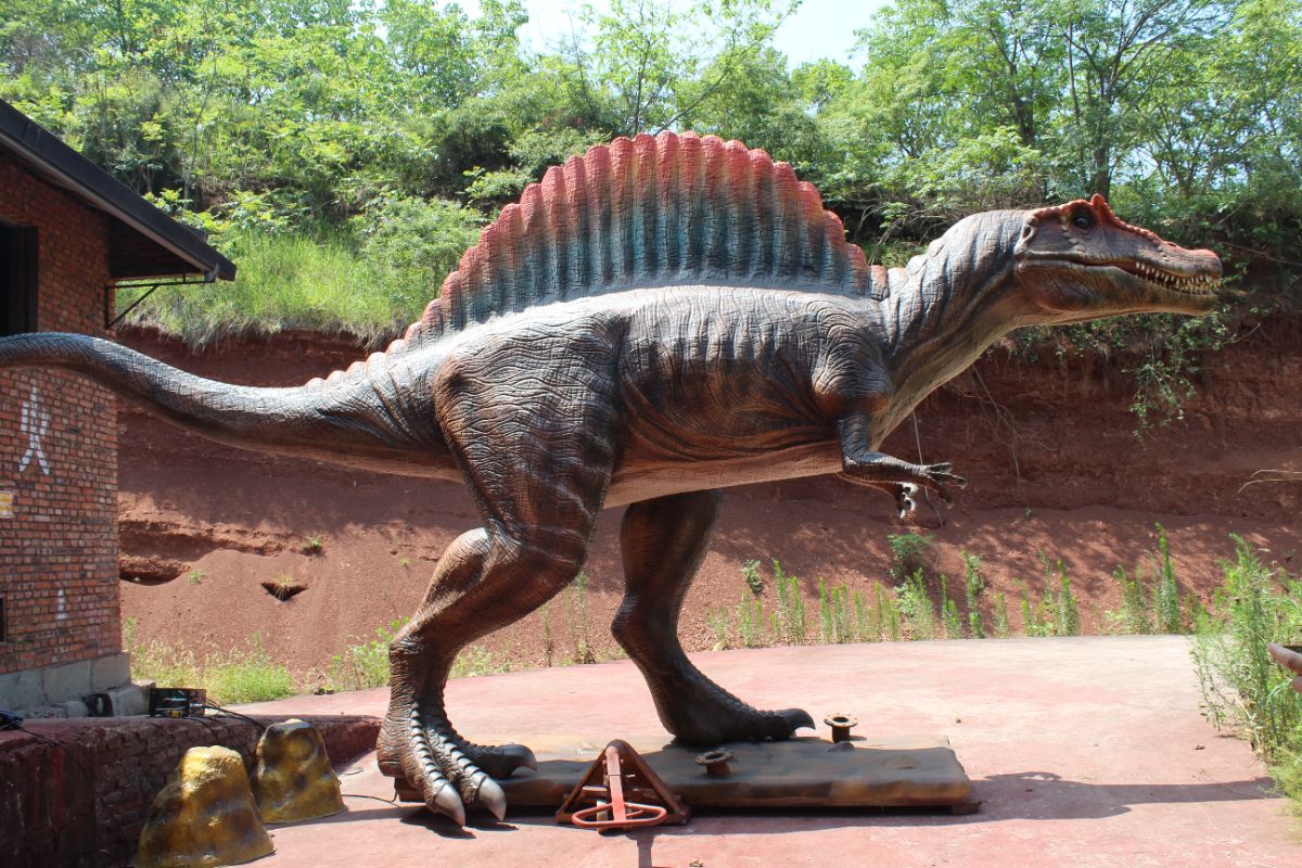 Giant Dinosaur Jurassic Park Attraction Animatronic Spinosaurus