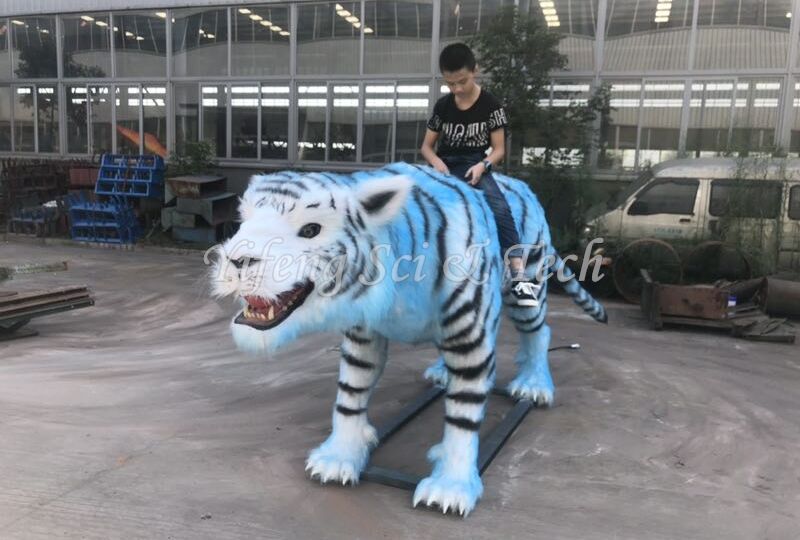 Animatronic Realistic White Tiger Monster Model