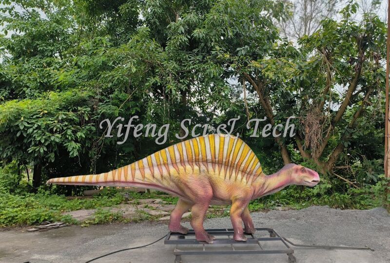 Ouranosaurus animatronic model by Yifeng dinosaur