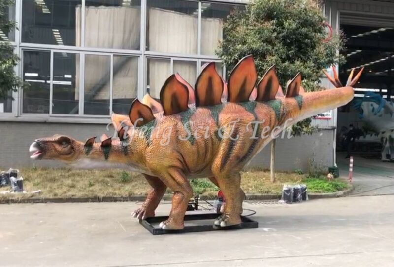 Stegosaurus animatronic model by Yifeng dinosaur