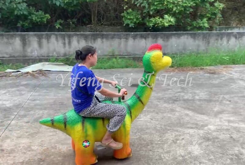 Brachiosaurus Ride Animnatronic and Simulated Dinosaur by Yifeng Dinosaur